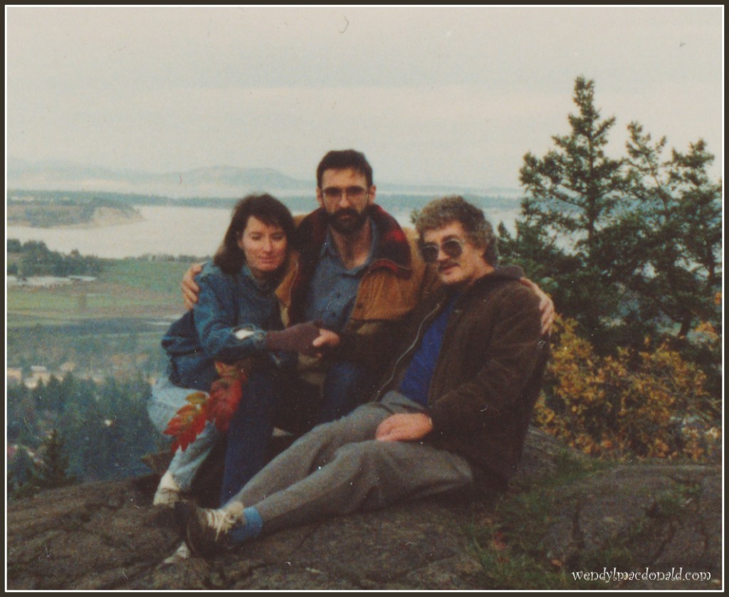 At My Father's Table: A Favorite Memory of Dad by Wendy L. Macdonald #memoir