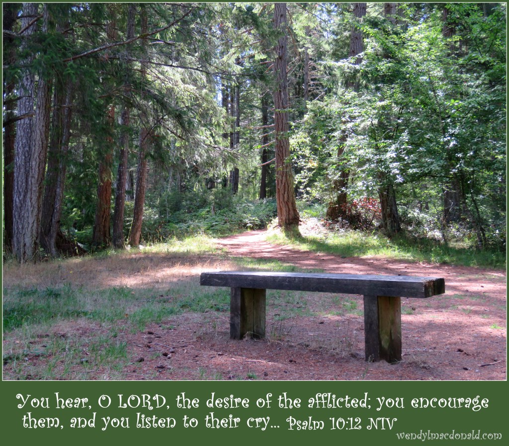 Bible Verses and Poetry to Bless the Heart by Wendy L. Macdonald